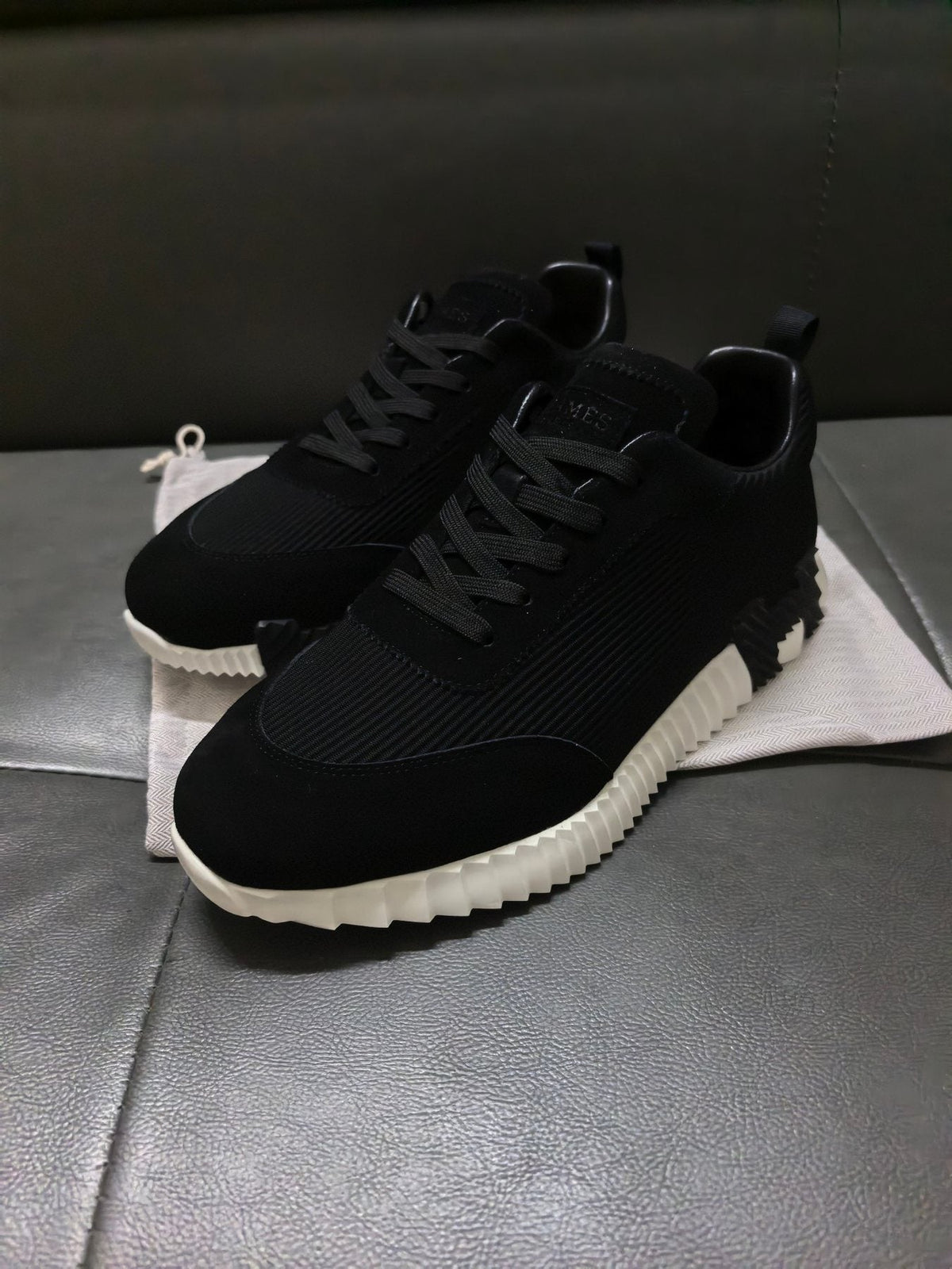 Men's Black Knit-Style Low-Top Sneakers