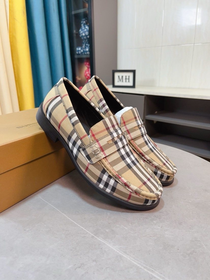 Burberry Men's Beige Check Plaid Loafers
